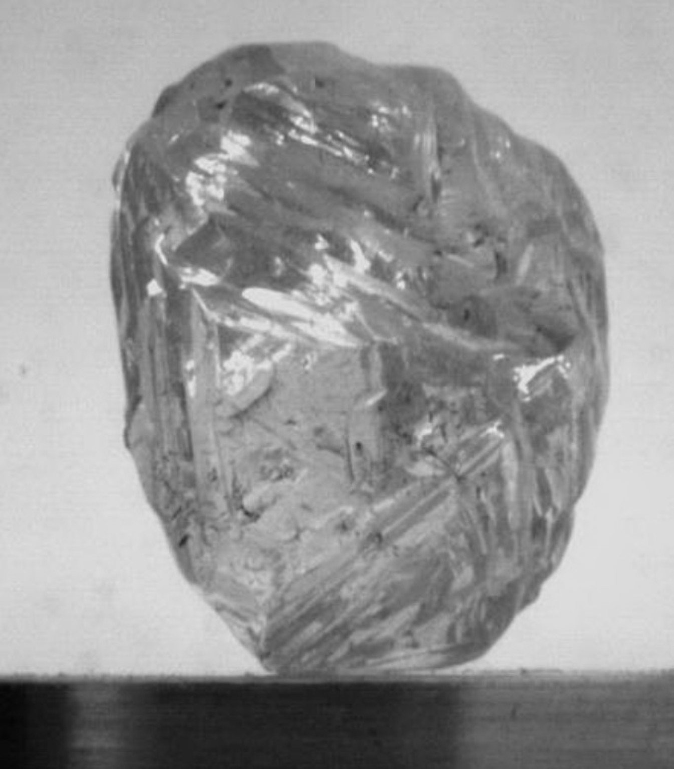 Rough diamond photograph 2