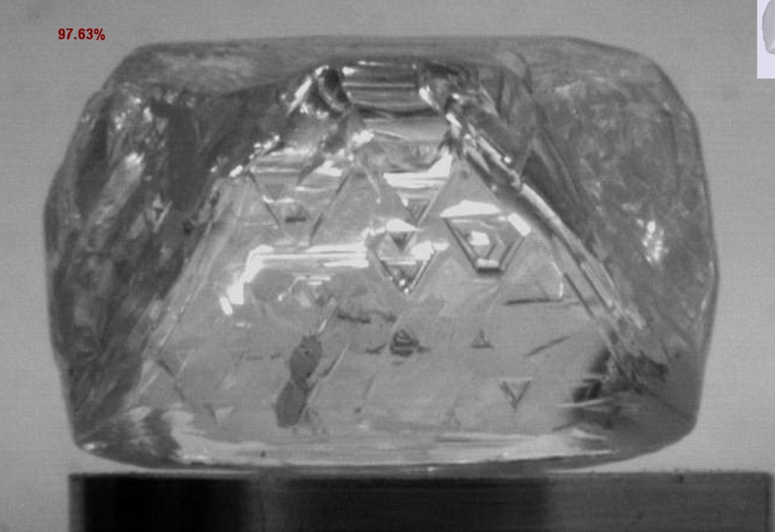 Rough diamond photograph 3